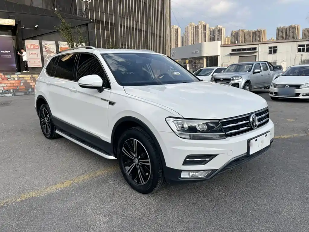 Volkswagen Tiguan L 2020 — фото 10