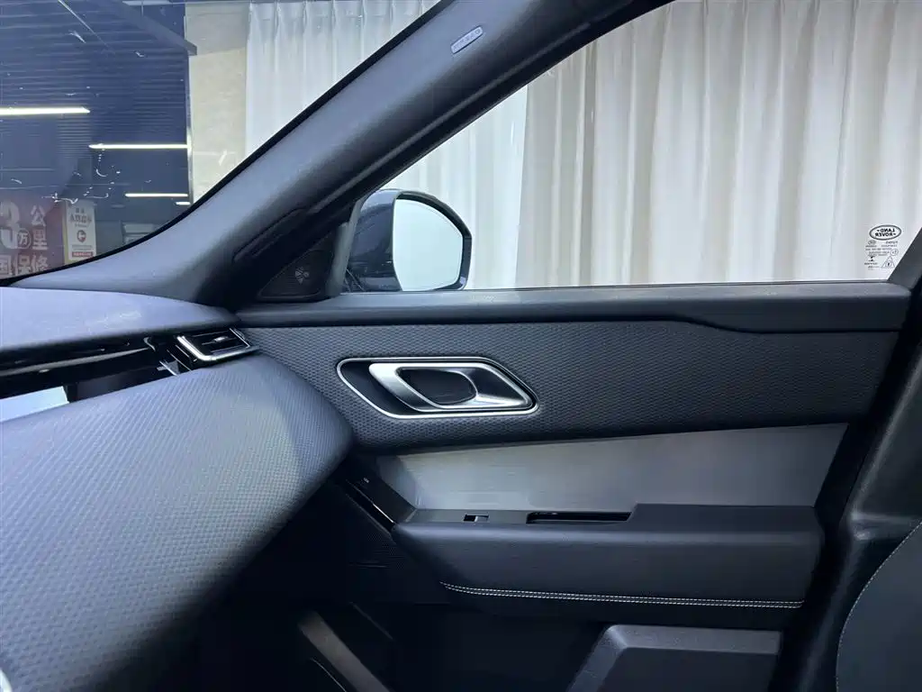 Land Rover Velar 2021 — фото 17