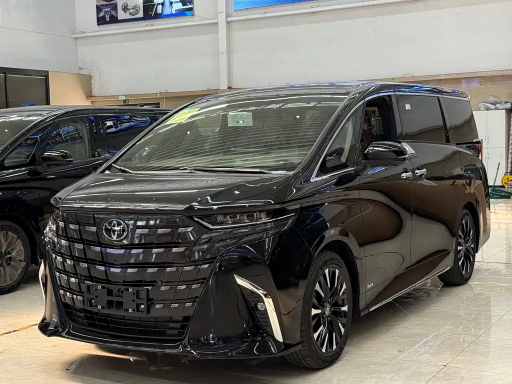 Toyota Alphard — фото 3