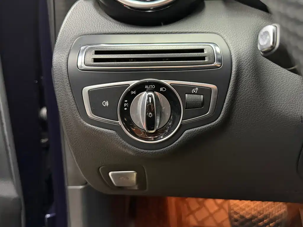 Mercedes-Benz C-Class 2016 — фото 18