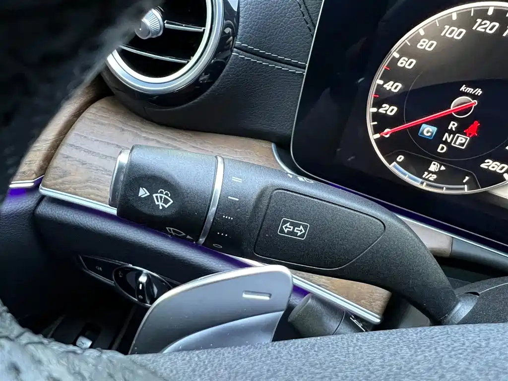 Mercedes-Benz E-Class 2017 — фото 12