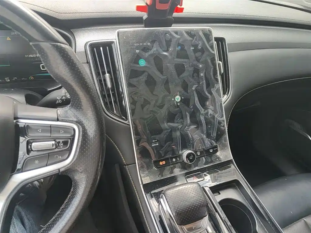 Roewe i6 MAX New Energy 2022 — фото 13