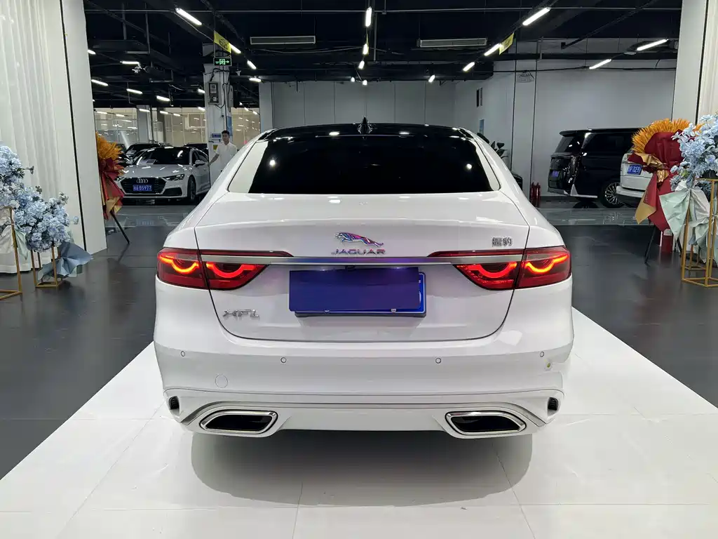 Jaguar XFL 2021 — фото 10