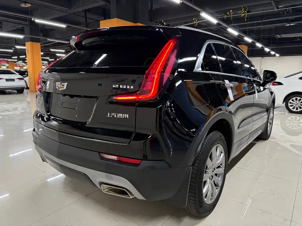 Cadillac XT4 2021 — фото 8