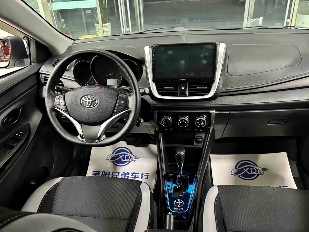 Toyota Yaris L 2022 — фото 5