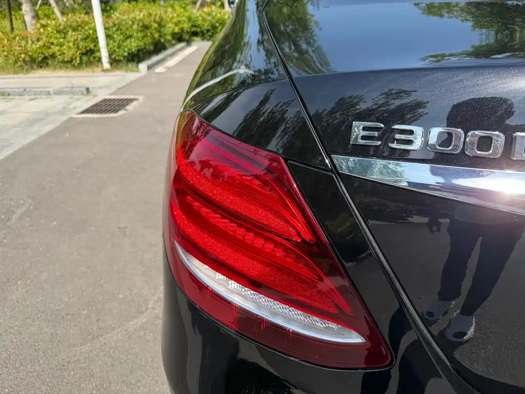 Mercedes-Benz E-Class 2020 — фото 11