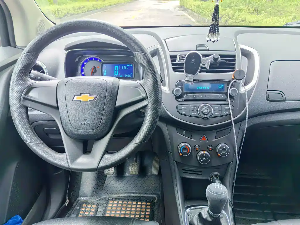 Chevrolet Trax 2015 — фото 8