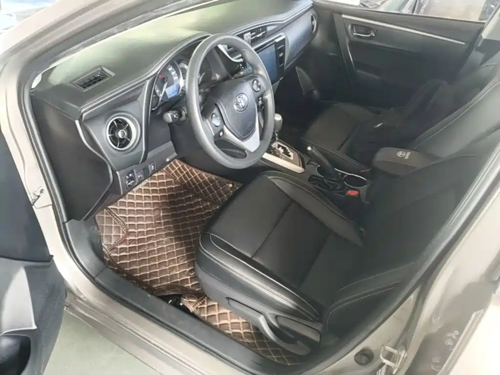 Toyota Corolla 2018 — фото 16