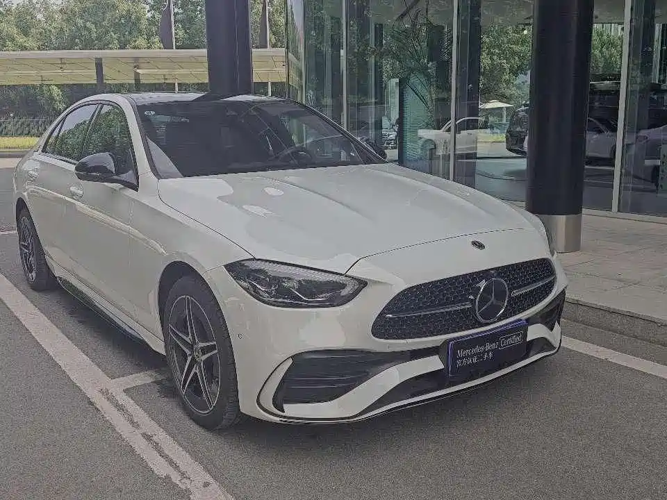 Mercedes-Benz C-Class 2024