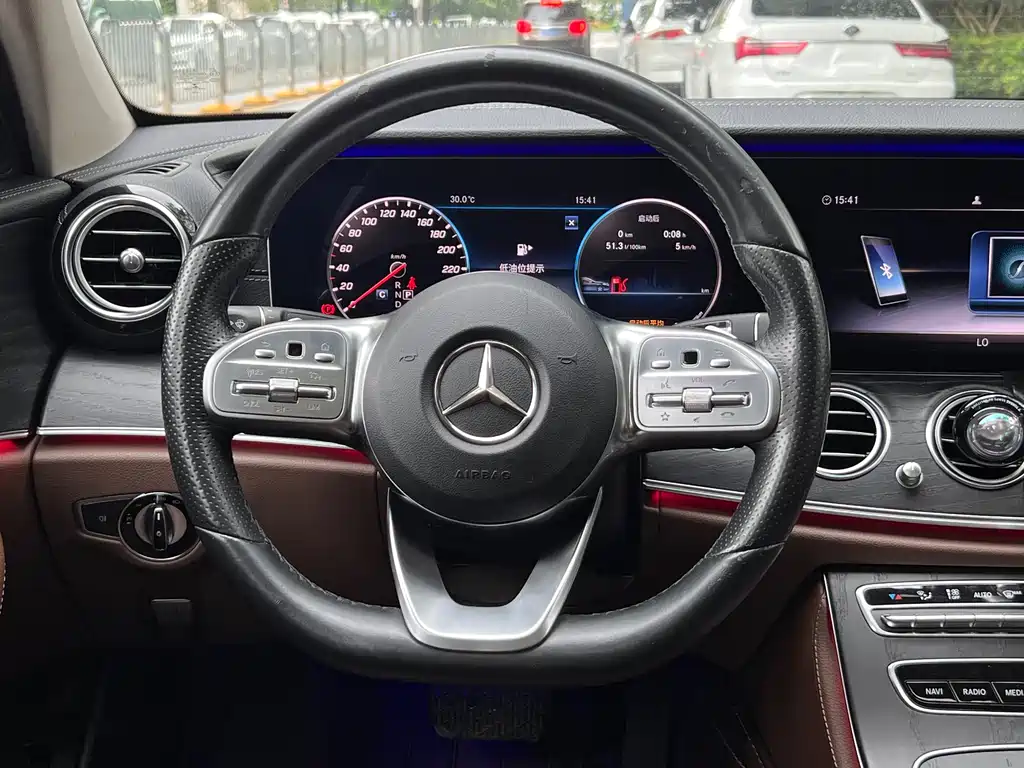 Mercedes-Benz E-Class 2020 — фото 12