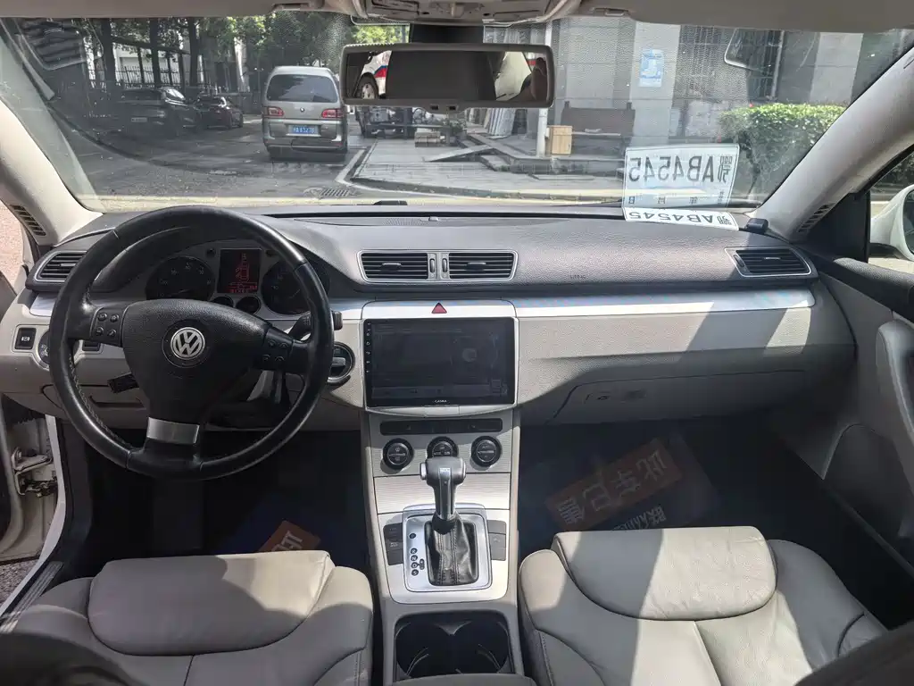 Volkswagen Magotan 2011