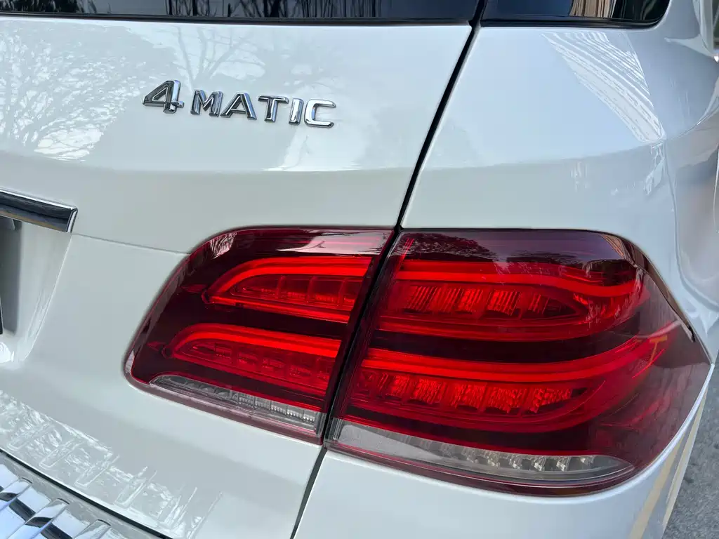Mercedes-Benz GLE 2016 — фото 16