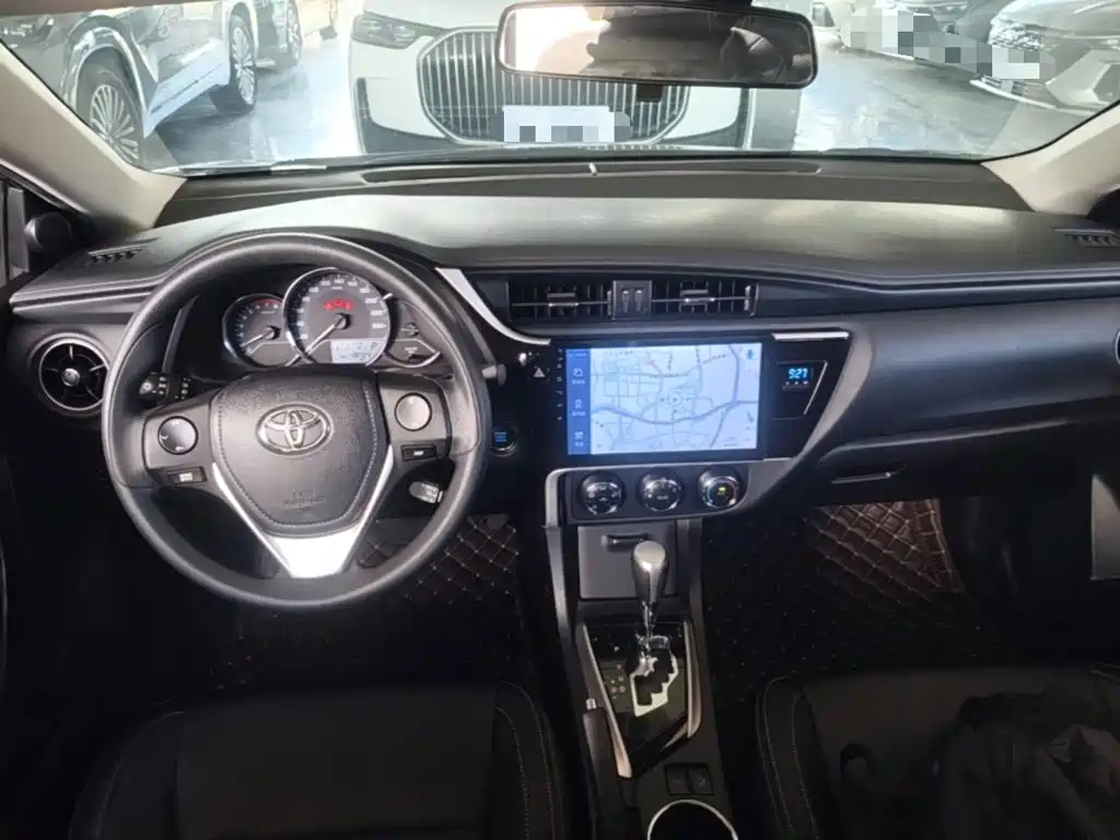 Toyota Corolla 2018 — фото 10
