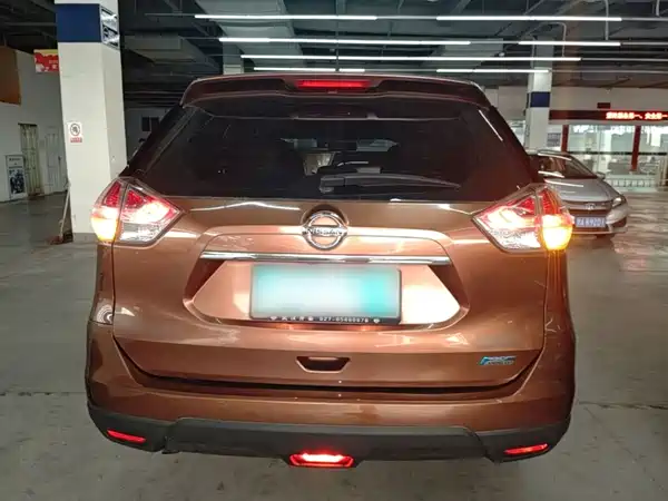 Nissan X-Trail 2015