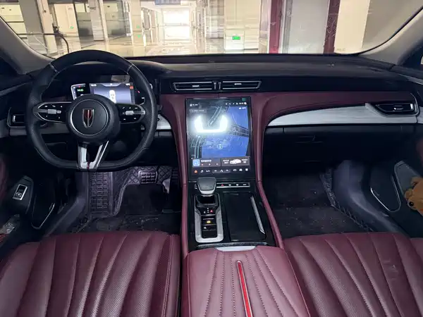 Hongqi H5 2025