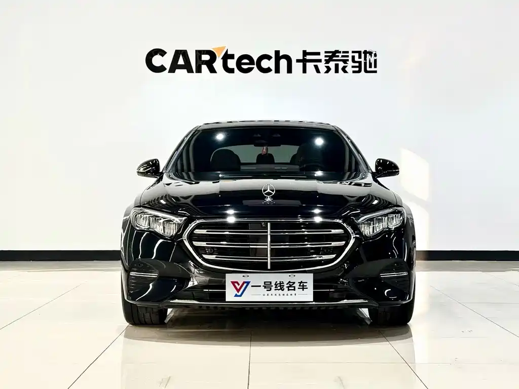 Mercedes-Benz E-Class 2024 — фото 1