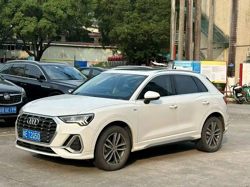 Audi Q3 2021 — фото 14