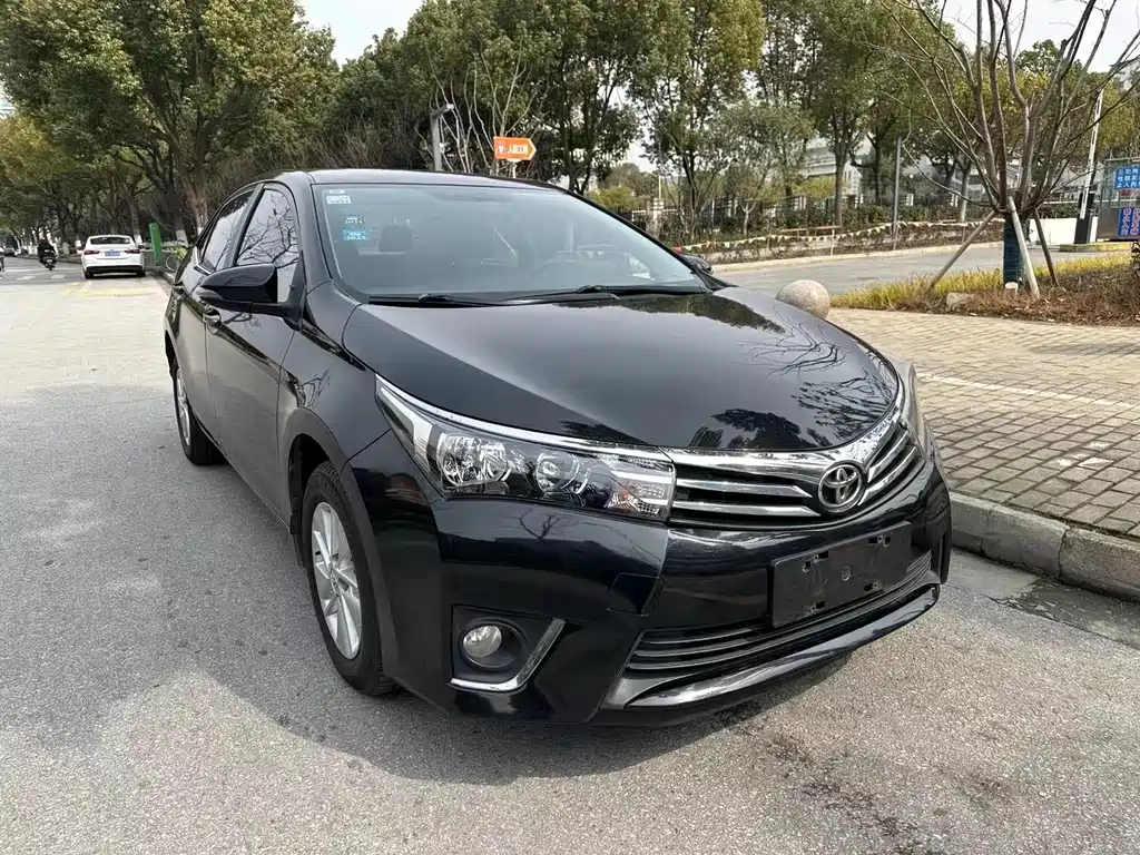 Toyota Corolla 2017 — фото 3