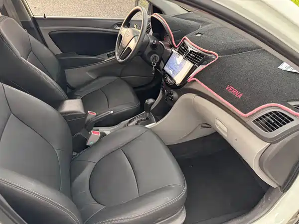Hyundai Accent 2014