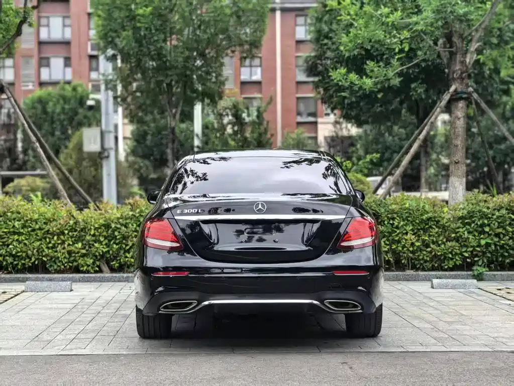 Mercedes-Benz E-Class 2019 — фото 13