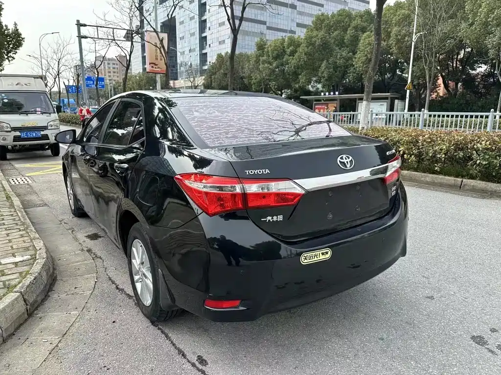 Toyota Corolla 2017 — фото 4