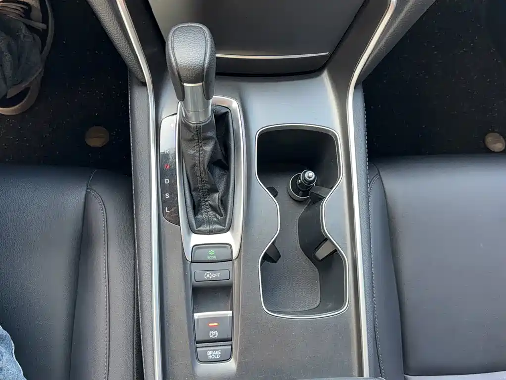 Honda Accord 2023 — фото 12