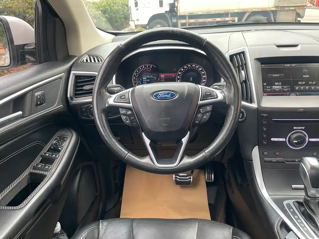 Ford Edge 2017 — фото 15