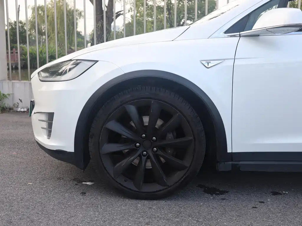 Tesla Model X 2016