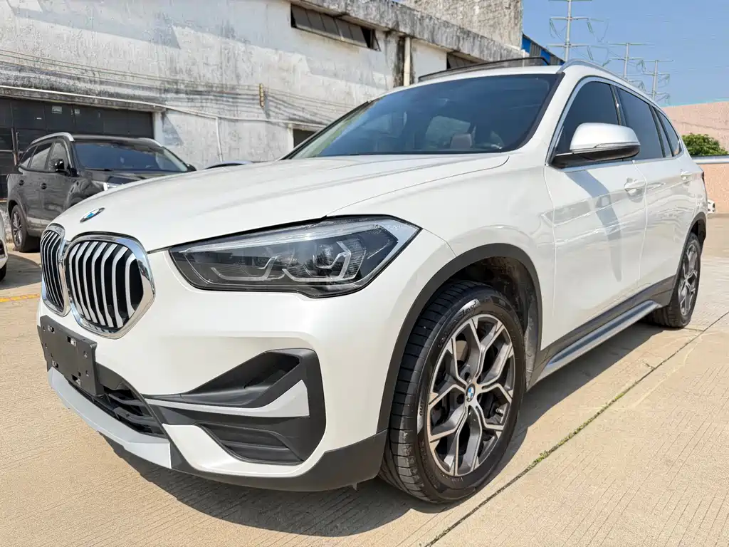 BMW X1 2022 — фото 1