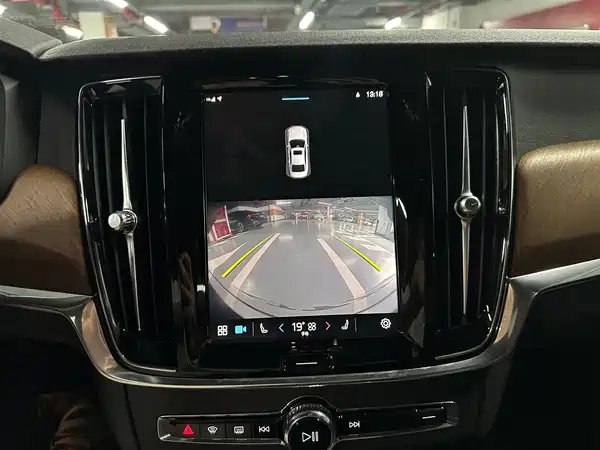 Volvo S90 2022