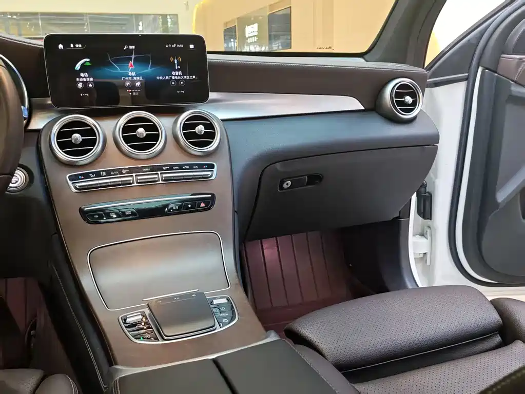 Mercedes-Benz GLC 2020 — фото 18