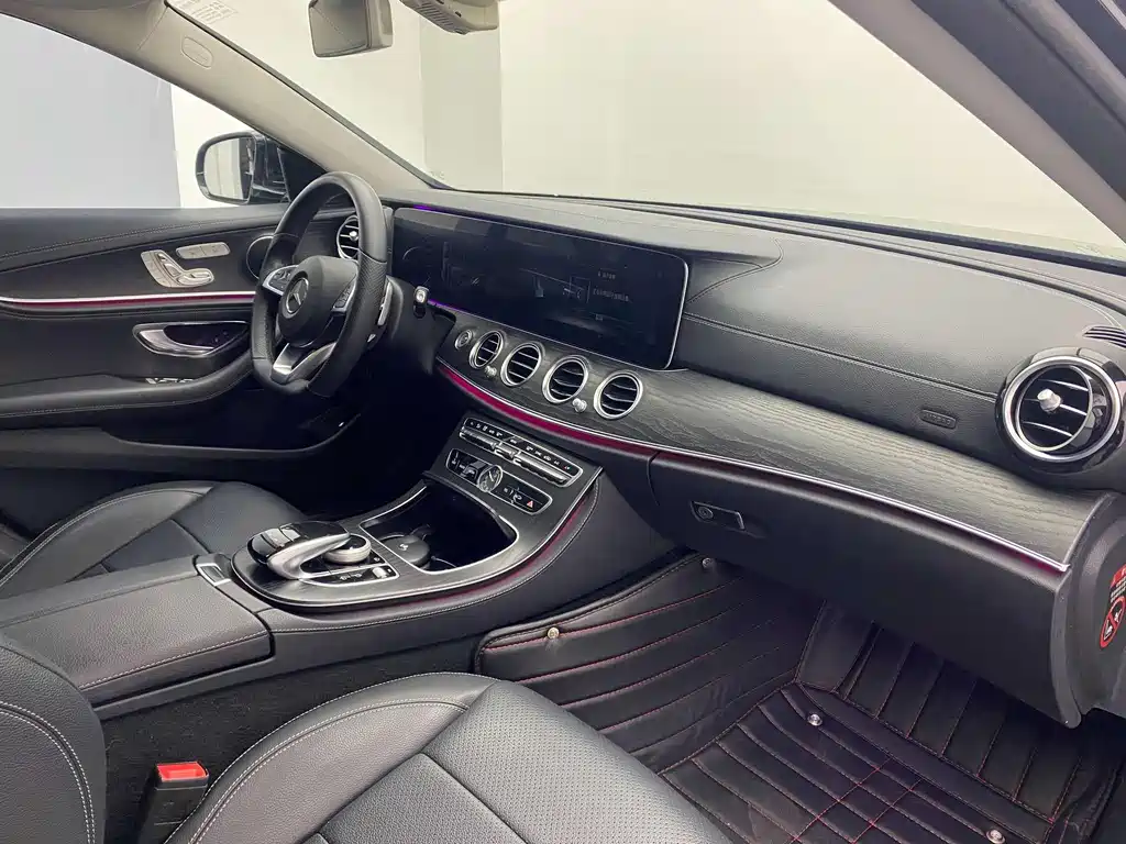 Mercedes-Benz E-Class 2018 — фото 16