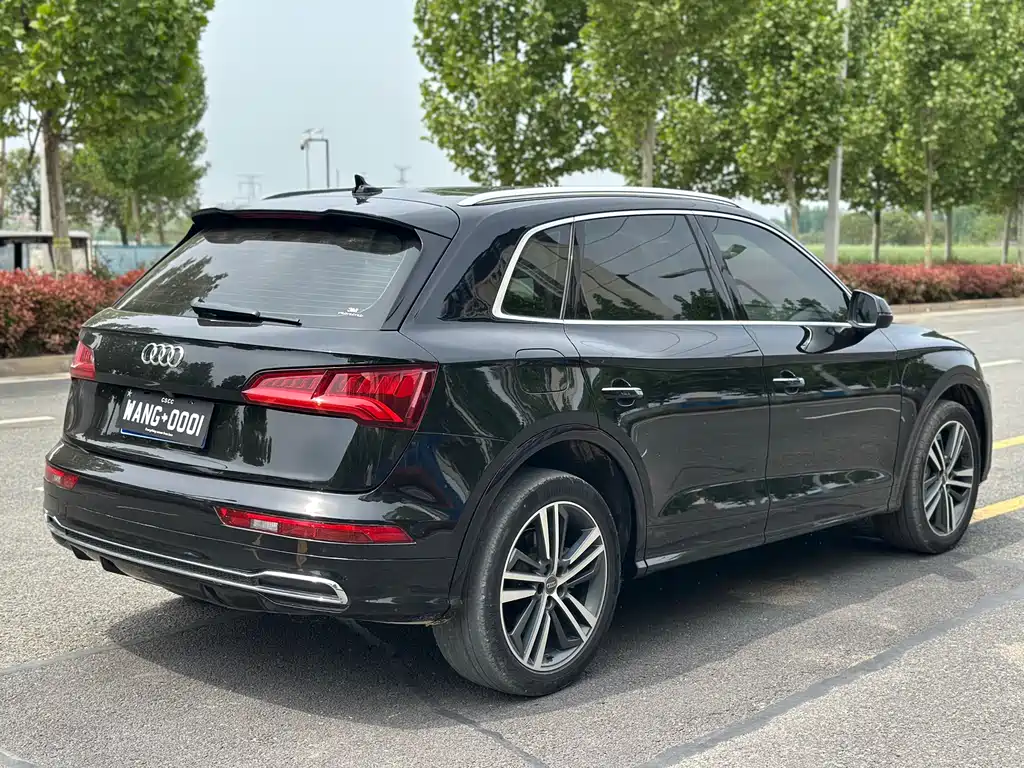 Audi Q5L 2021 — фото 9