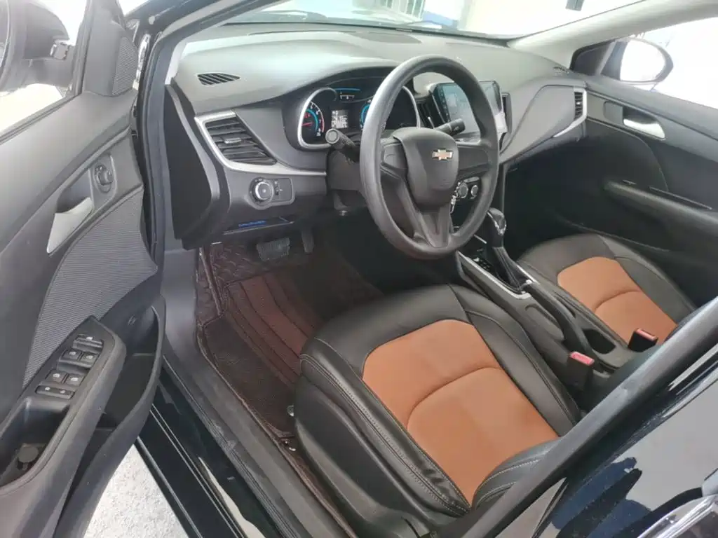 Chevrolet Cavalier 2017 — фото 16