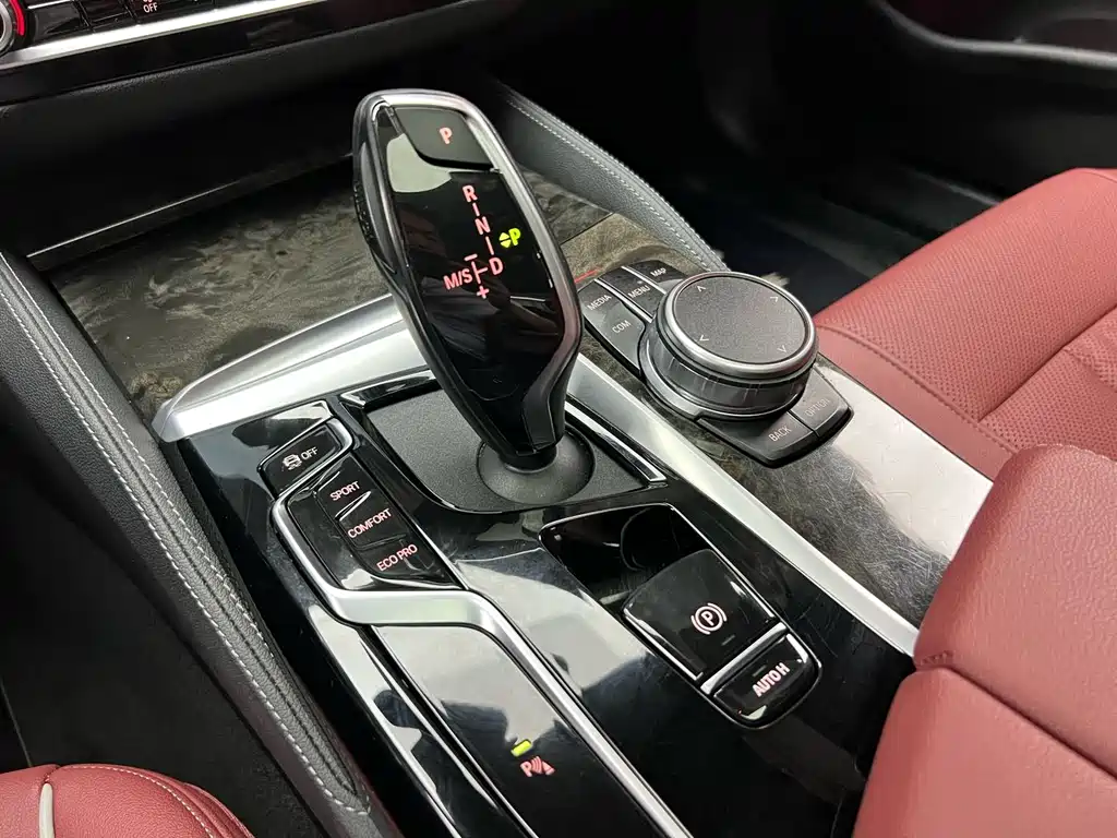 BMW 5 Series 2023 — фото 15
