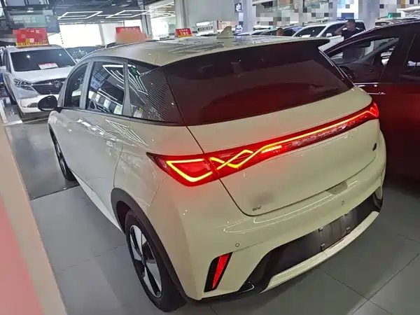 BYD Dolphin 2023