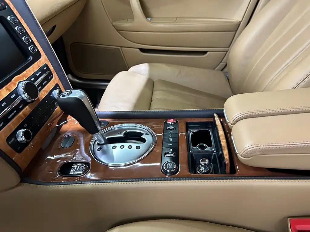 Bentley Flying Spur 2007 — фото 25