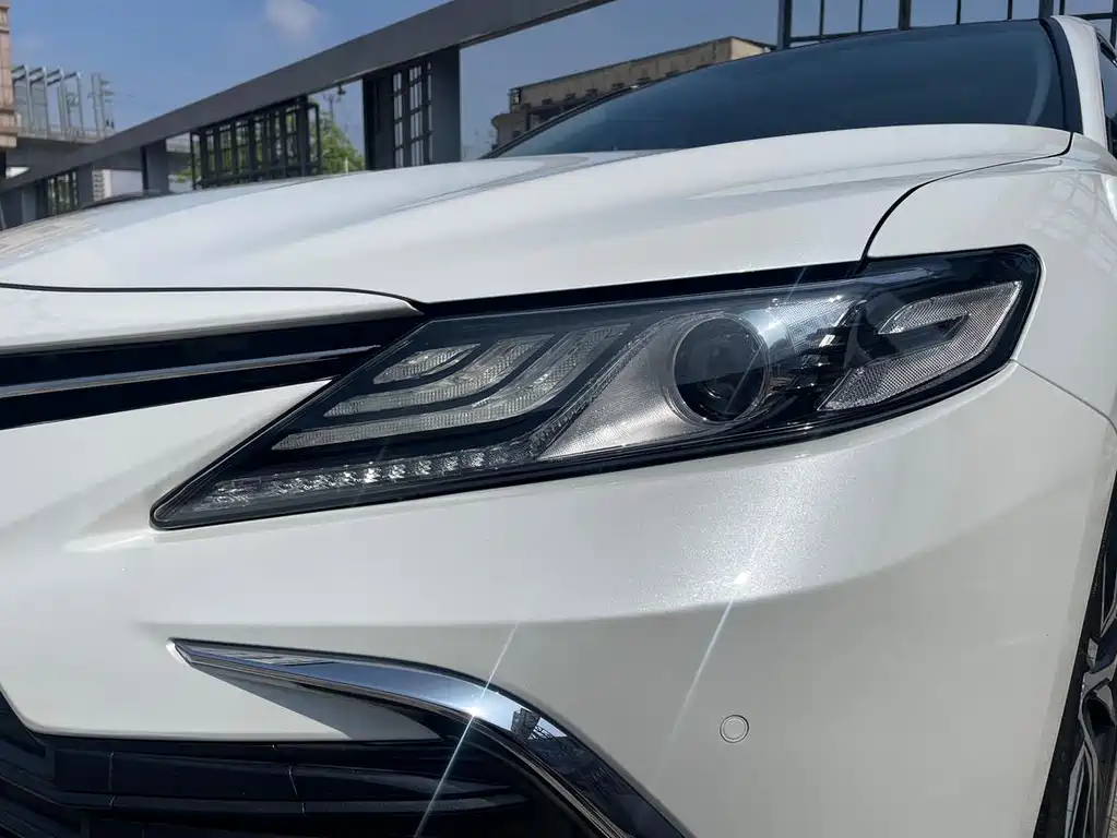 Toyota Camry 2023 — фото 27