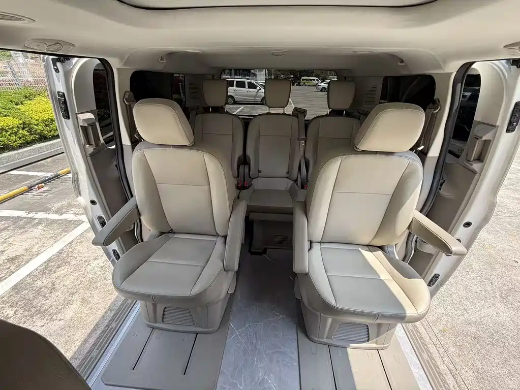 Ford Tourneo 2017 — фото 23