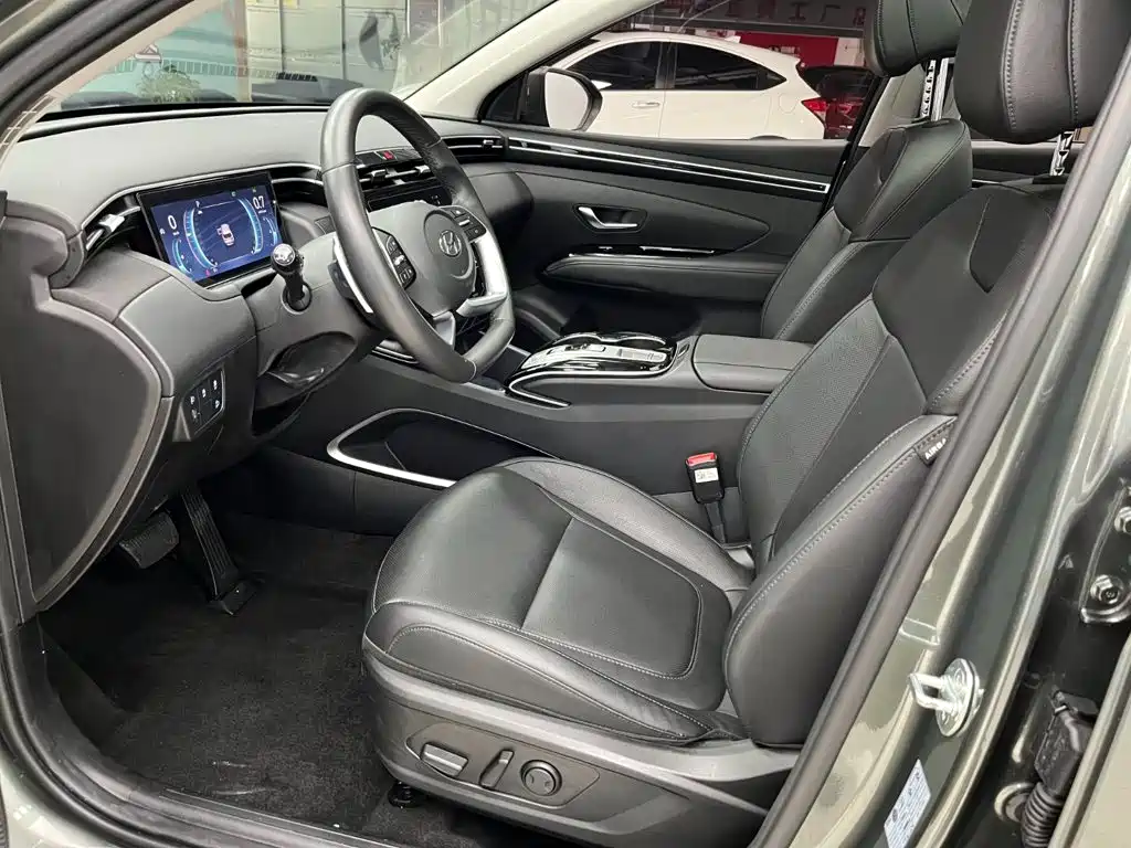 Hyundai Tucson 2023 — фото 11