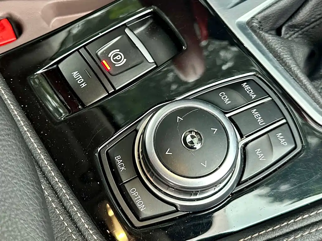 BMW 1 Series 2019 — фото 9