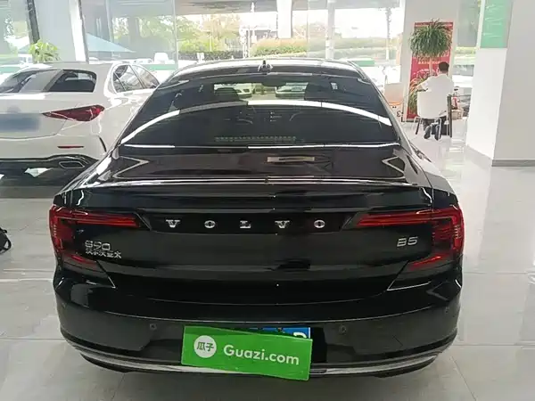 Volvo S90 2024