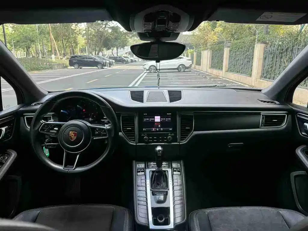 Porsche Macan 2018 — фото 7