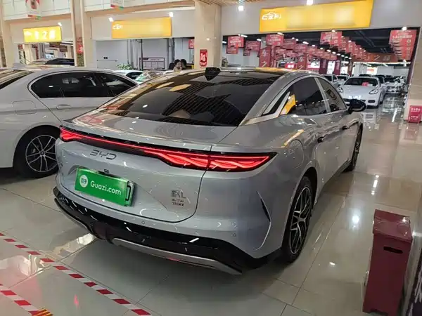 BYD Han L 2025