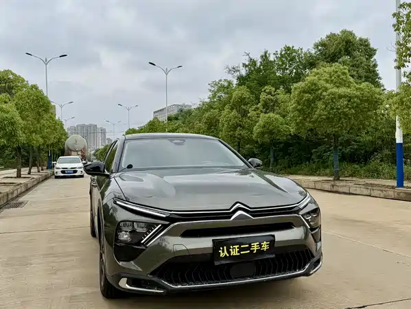 Citroën Versailles C5 X 2022