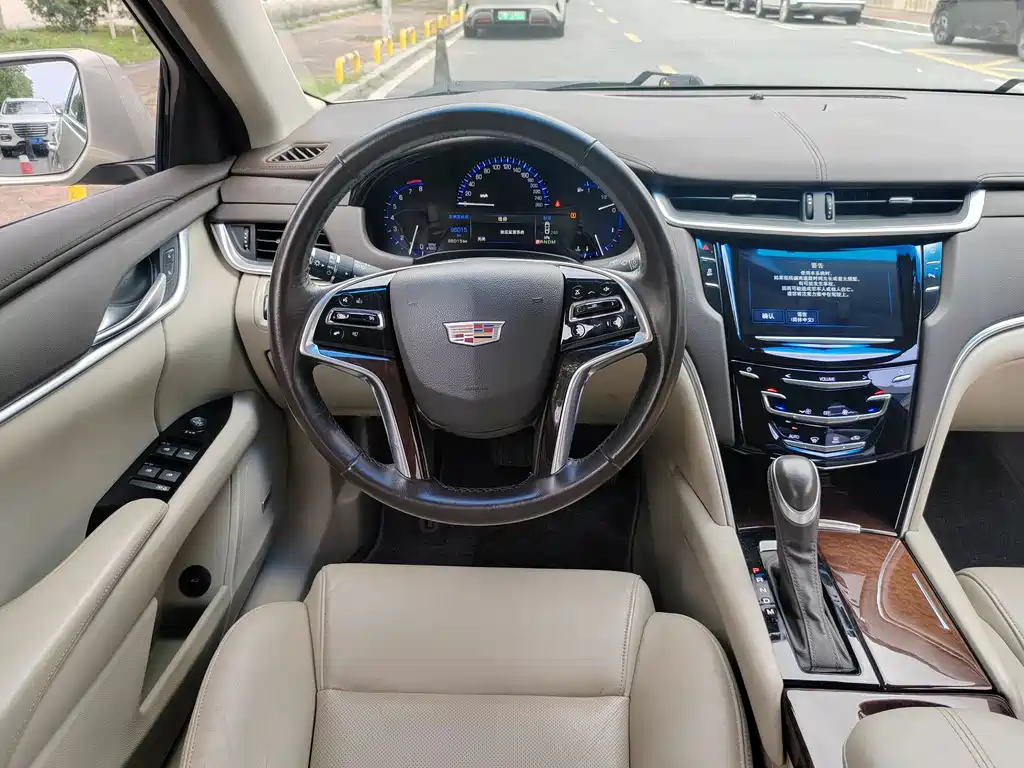 Cadillac XTS 2017 — фото 9