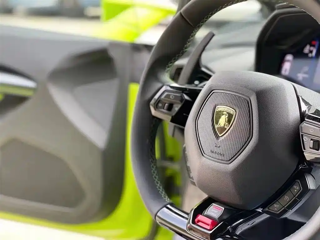 Lamborghini Huracán 2021