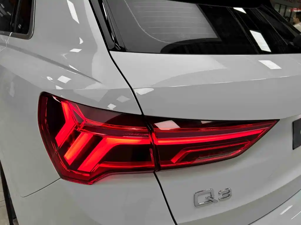 Audi Q3 2022 — фото 19