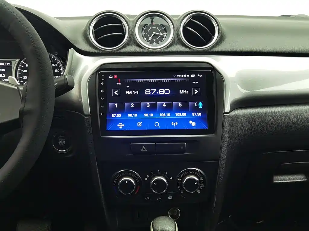 Suzuki Vitara 2017 — фото 12