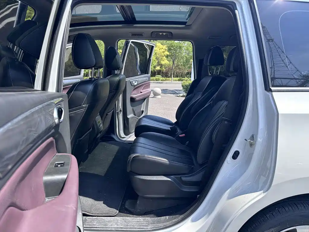GAC Trumpchi M6 2023 — фото 6